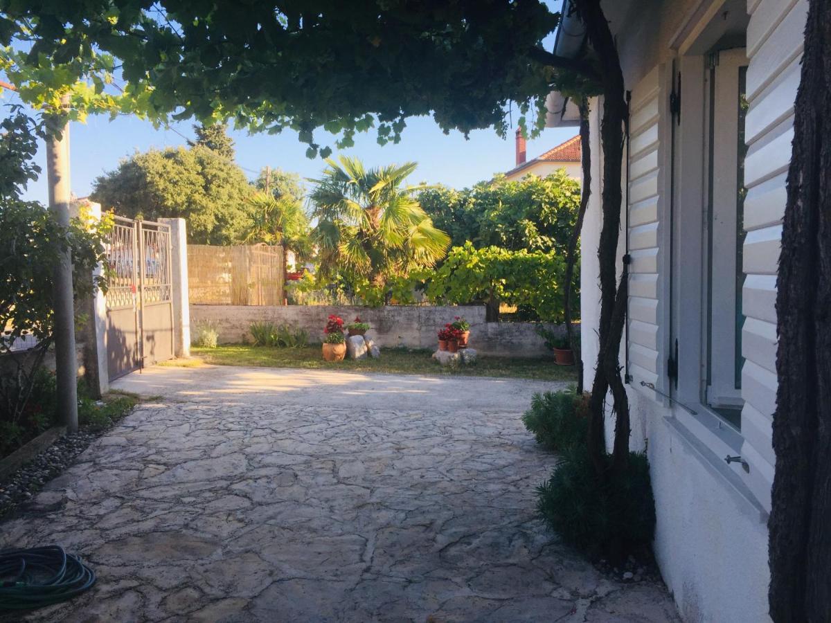 Holiday Home Casa Bianca Sukošan Kültér fotó